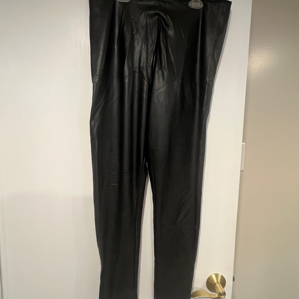 Woman’s faux leather leggings
